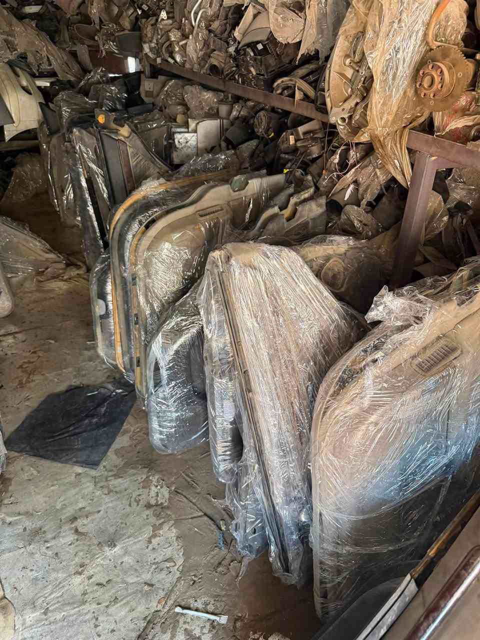 كل التفاصيل مكتوبه بلمنشور الاستفسار *********** العنوان بغداد الشيخ عمر
بطاين غواصه لون اسود باب قصير وباب طويل سعر التخم 75 الف نظافه 100‎%‎ 

بطاين ام عيون جلد ومخمل لون نيلي ولون اسود سعر التخم 100 الف 

بطاين شبح خلفي طويله اسود ونيلي سعر الزوج 75 الف 

بطاين شبح امامي نيلي سعر الزوج 75 الف 

كشنات امامي ام عيون امامي 125 الف 

بطاين C204 اسود 125 الف 

بطاين 211 اسود مخمل كاملات 125 الف 

بطاين اس اسود ورصاصي 150 الف 

دعاميات 211 و غواصه  

قطع بدي غواصه اس 211 

لايتات سي 202 غواصه دب كرستال 

فيت بم حديث كامل 100 الف 

درك كل انواع المرسيدس حديث وقديم جدد 

اي استفسار فقط الاتصال ***********
