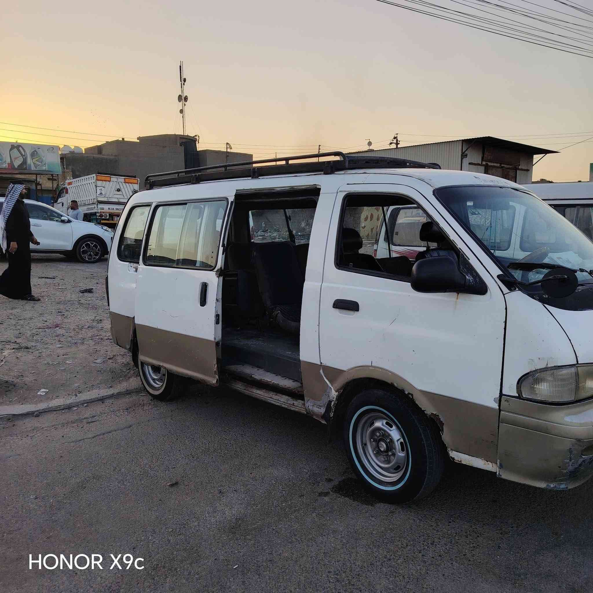 بريجو ٩٦ فان سنويه ٣٠ بسمي 
مكينه خيط بخار بدون تنقيص كير اكسن خير من الله

سياره بيها خياس صفحت العبري الهلاليات وباب السلايت من جوه فقط غرفه نص عمر تايرات الأمامي جديد والخلفي نص عمر باتري راديتر قبل سبوع شديته العنوان بغداد سياره معروضه ٤٨ وبيها مجال للشراي

رقم ***********
