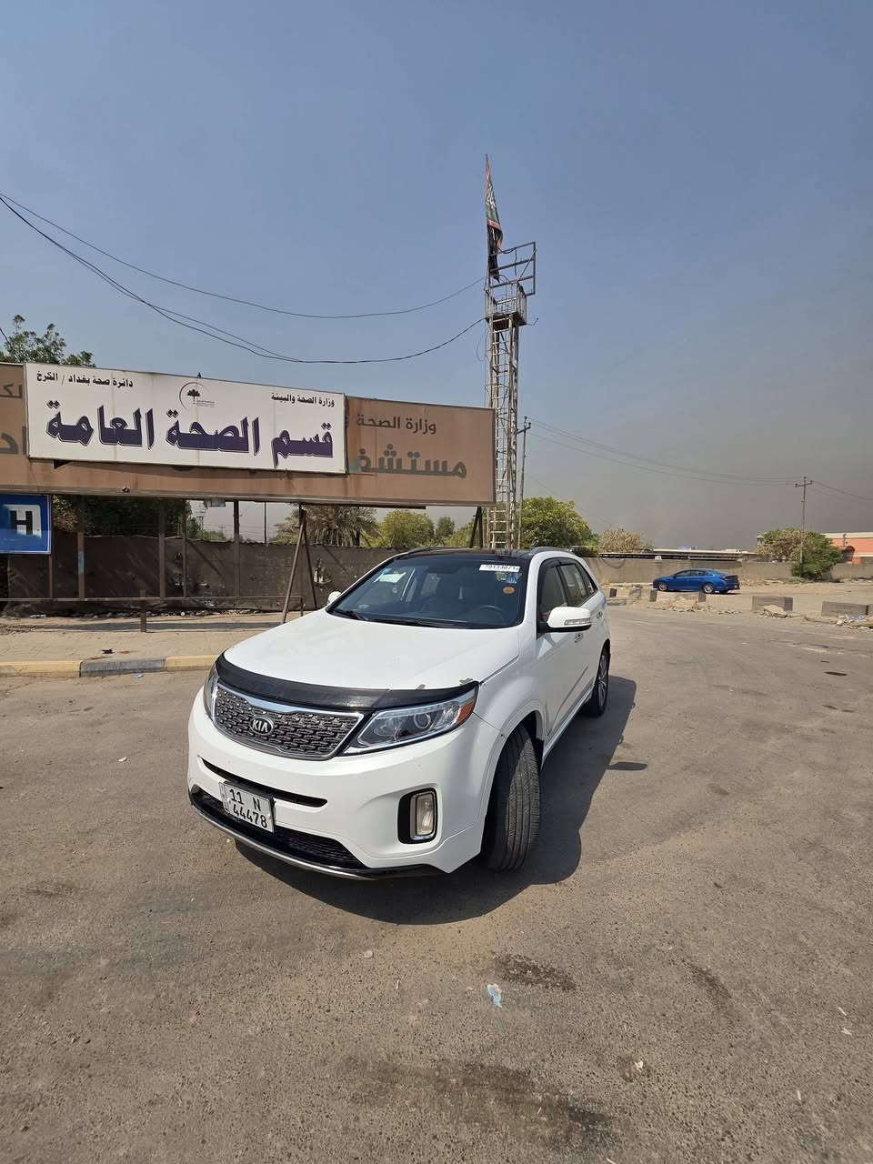 السلام عليكم سورنتو2015 وارد امريكي كلين تايتل بها صبغ من امريكا الجاملغ و باب بدون اي دواخل جهه الصدر رقم رقم بغداد شرط تحويل باسمي مواصفات السياره بصمه كراسي كهرباء شنطه كهرباء بانوراما ويل كبير جلد سبعه راكب ثلاث قطع تبريد تدفئه وتبريد6 سلندر 3300 رادار اوامر خلفي حساسات امامي خلفي ليد امامي السياره فود الاخير وفوله للاخير ماشه السيارة 154 حقيقي مكان السياره بالمحموديه سعر السياره 150 وبيها مجال للشراي رقم الهاتف***********
