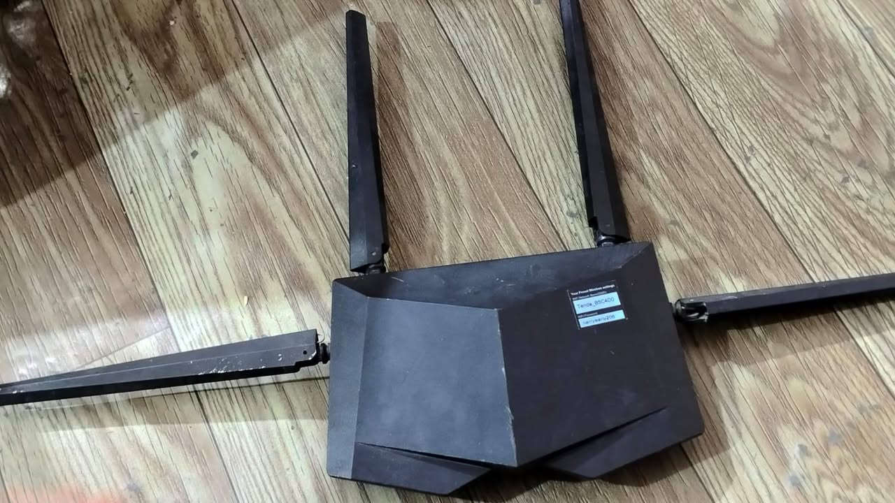 السلام عليكم كاروك طابقين وبي كركوت هزاز ينفصل عن الكاروك وكامل وينفتح يصير سرير فقط بي ضرر بسيط من ينفتح الخشبه مكسوره   سعره 70 الف وكرسي هزاز جديد سعره 15 وراوتر شغال على الفحص سعره 10 حجله فقط نقص تاير سعرها 10  مكاني بابل ورديه خارج للاستفسار ***********

