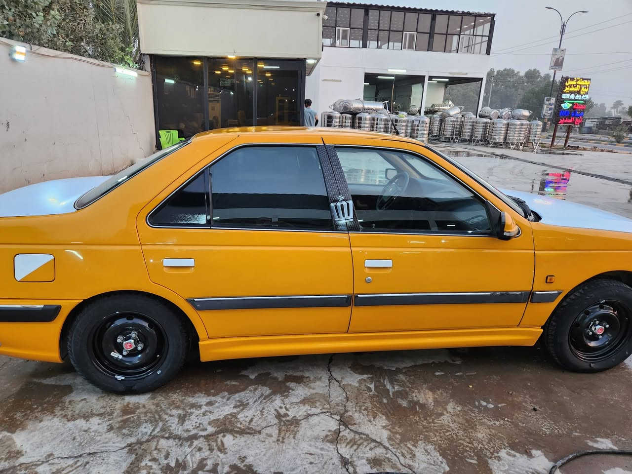 سلام عليكم بارص مديل 2020 سياره خير من الله محرك وكير وتبريد كفاله بيها فقط رشات صبغ
سعر ب 40 مكاني ديوانيه
ملاحضه مو شراي لايتصل سياره سعرها جوه سوك 
***********
