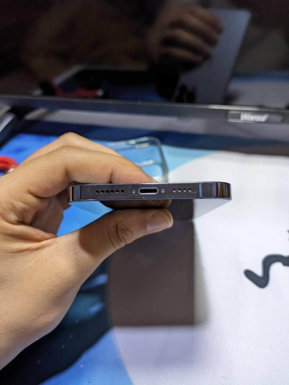 ايفون ١٣ برو ماكس 1 تيره
شاشه بيهه طبع وكلاس مكسور
امبدل بطاريه اصليه من ابل ما تصرف تقره ١٠٠٪
وكامرات بيهن هزه ما عدا الزاويه الواسعه

امريكي ابسعر ٤٥٠ الف

مكاني بصره
***********
