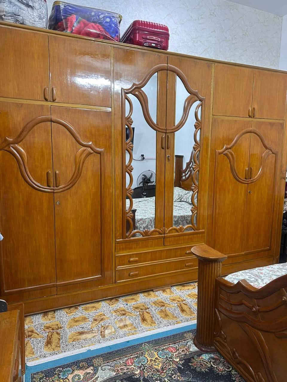 غرفه نوم تفصال صاج غرفه نضيفه وما بيها اي كسر  الكنتور 8 باب طابقين السعر مليون و750  بيها مجال ***********  عنواني البصره الحكيميه
