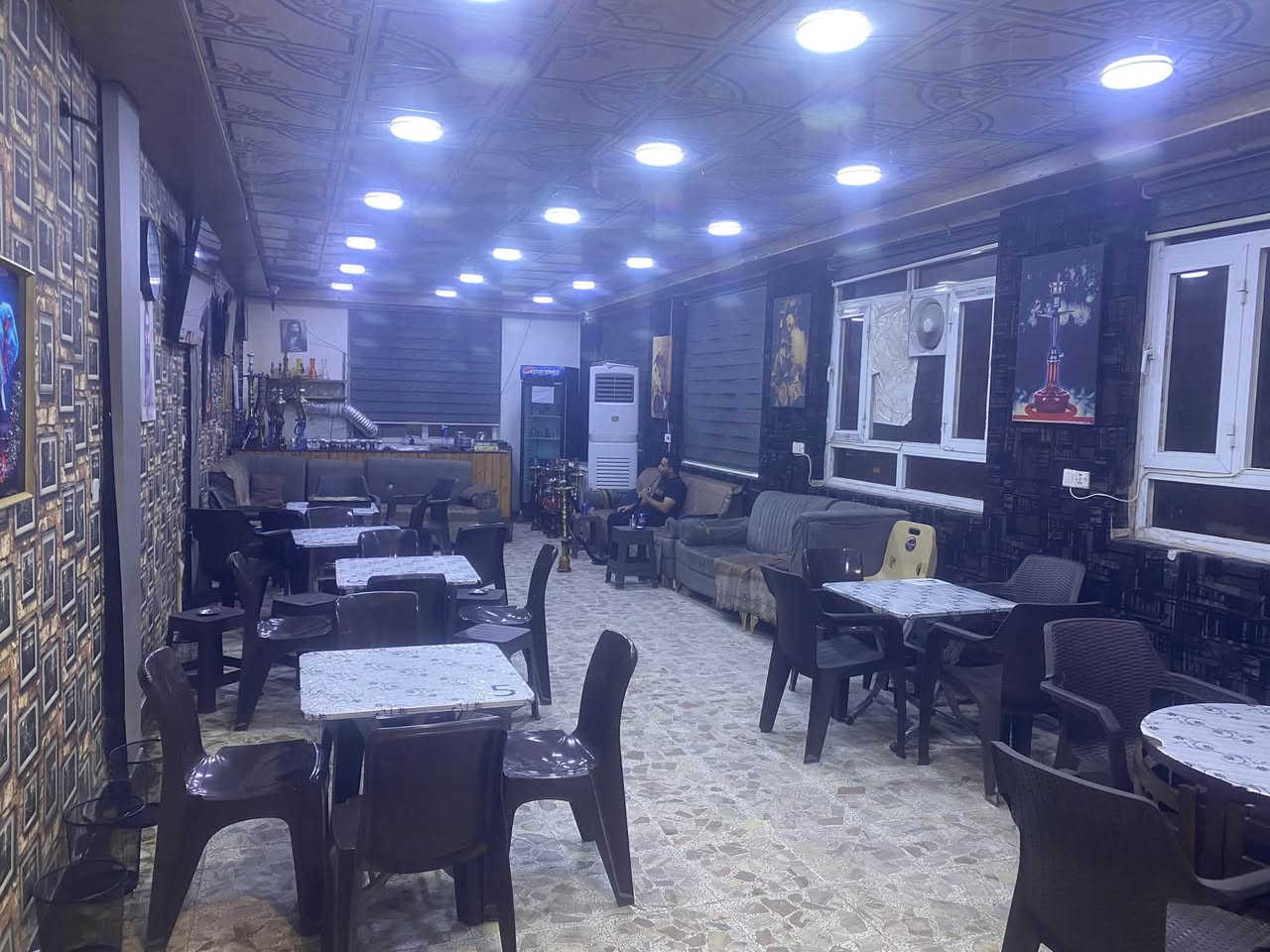 السلام عليكم كوفي للبيع وبسعر مناسب 

جاهزة ومرتبة 

تحتوي على ميوزة العدد٦ دومنة وورق

سبالت كنتوري ٢ ابو ٣ طن 

شاشات ٣ 

كامرات 

مجمدة وعارضة مشاريب 

العنوان قرب كنيسة مريم العذراء

وهذه رقمي
***********
