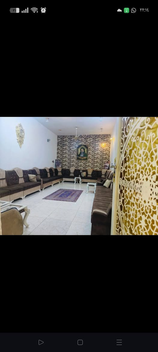 سلام عليكم
بيت طابو مساحته 160 متر  تضحيه على شارع لعام  قرب مدرسة حبيب ابن مظاهر  يتكون من 3غرف وصحيات داخليه وخارجيه  وديوانيه وصاله 
سعر 155 
***********
