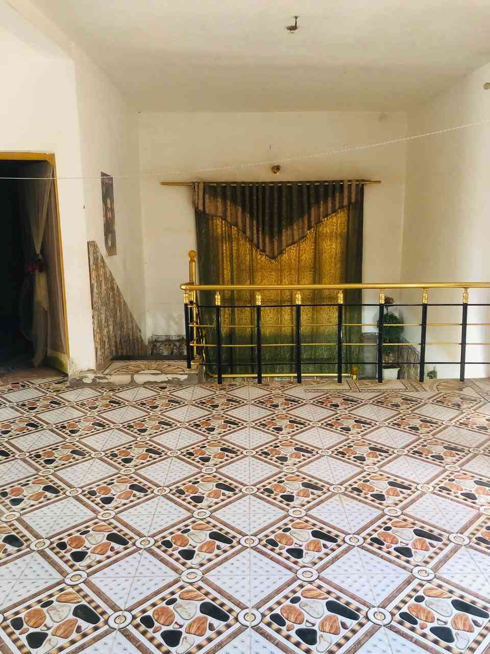 بيت زراعي للبيع طابقين مساحة 350م غرف 4 صالتين وصحيات وديوانية 9م مع وجود محلات عدد2 بداية كاع ال نجي الاستفسار اتصال ع رقم ***********
