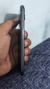 ايفون 11 برو ماكس • ٢٥٦ جيجا • فيس ايدي ما تشتغل