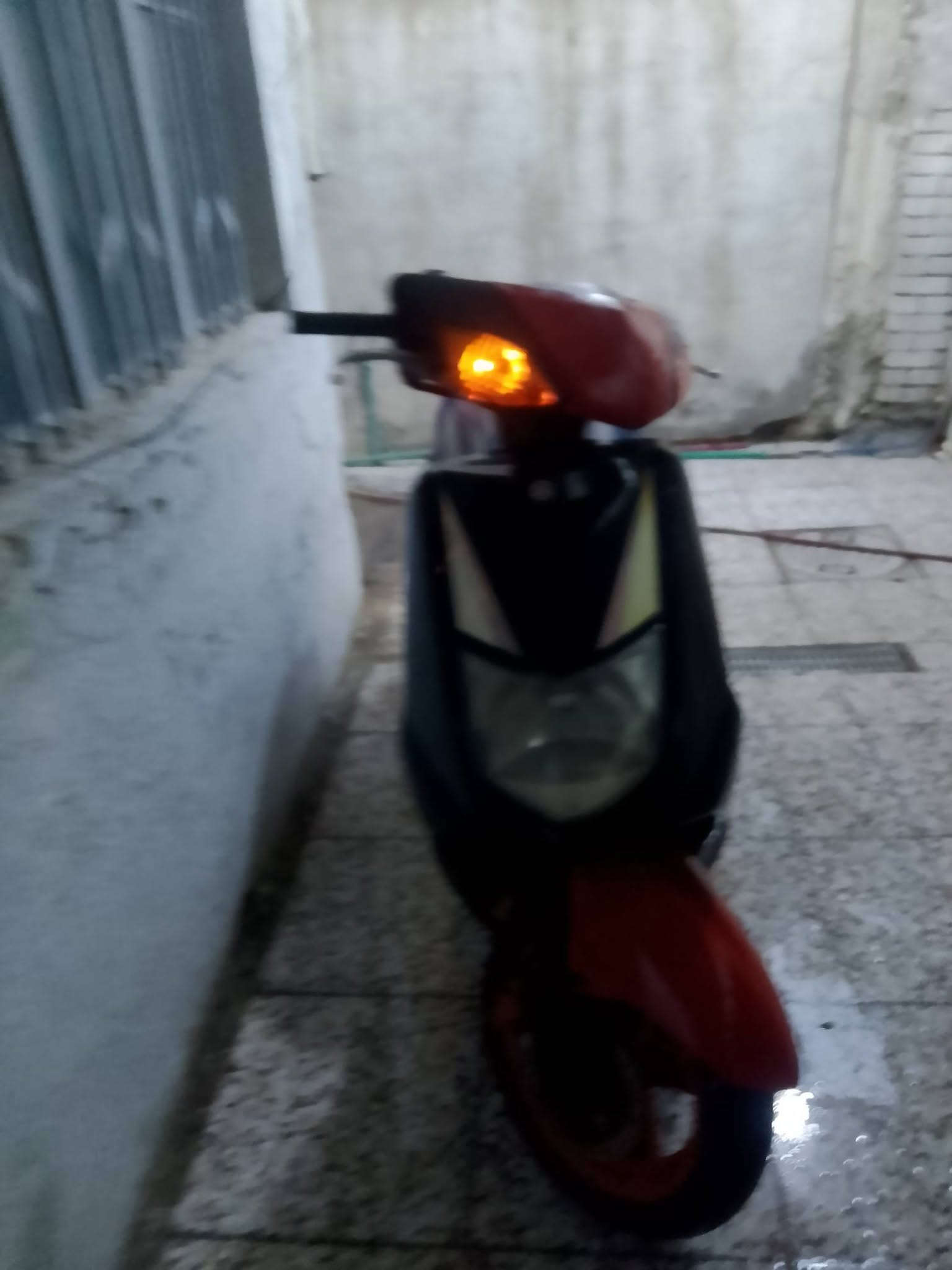 معلومات بـ اول صوره

نص مكتوب في الصور:
- سلام عليكم سكنس نثيه كلحات رياضي صالصه رياضي تايرات جدد مكينه خرسه كهربائيات شغاله كلها هورن سلف لايت عالي ناصي اشاير دبل اشاره نكره بكل وقت سعرها 350 وبيها مجال مكاني بغداد رقمي ***********
