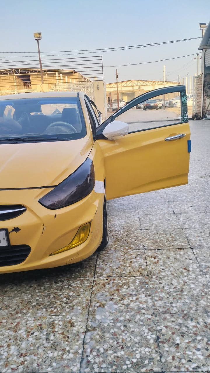 أكسنت 12 خليجي
1600
كير مكينه كارتون 
تبريد منضومه كامله جديد
طخم تاير ابو الخط 
حداديه 100%
شاشة 
داخل خليه 
سقف مغلف 
اشاير زنون
زنون عالي ناصي 
ضربتها بالجاملغ الخلفي
رقم انكليزي 
سنويه لل2031
تحويل مباشر 
مكاني ناصريه سوق الشيوخ 
***********
