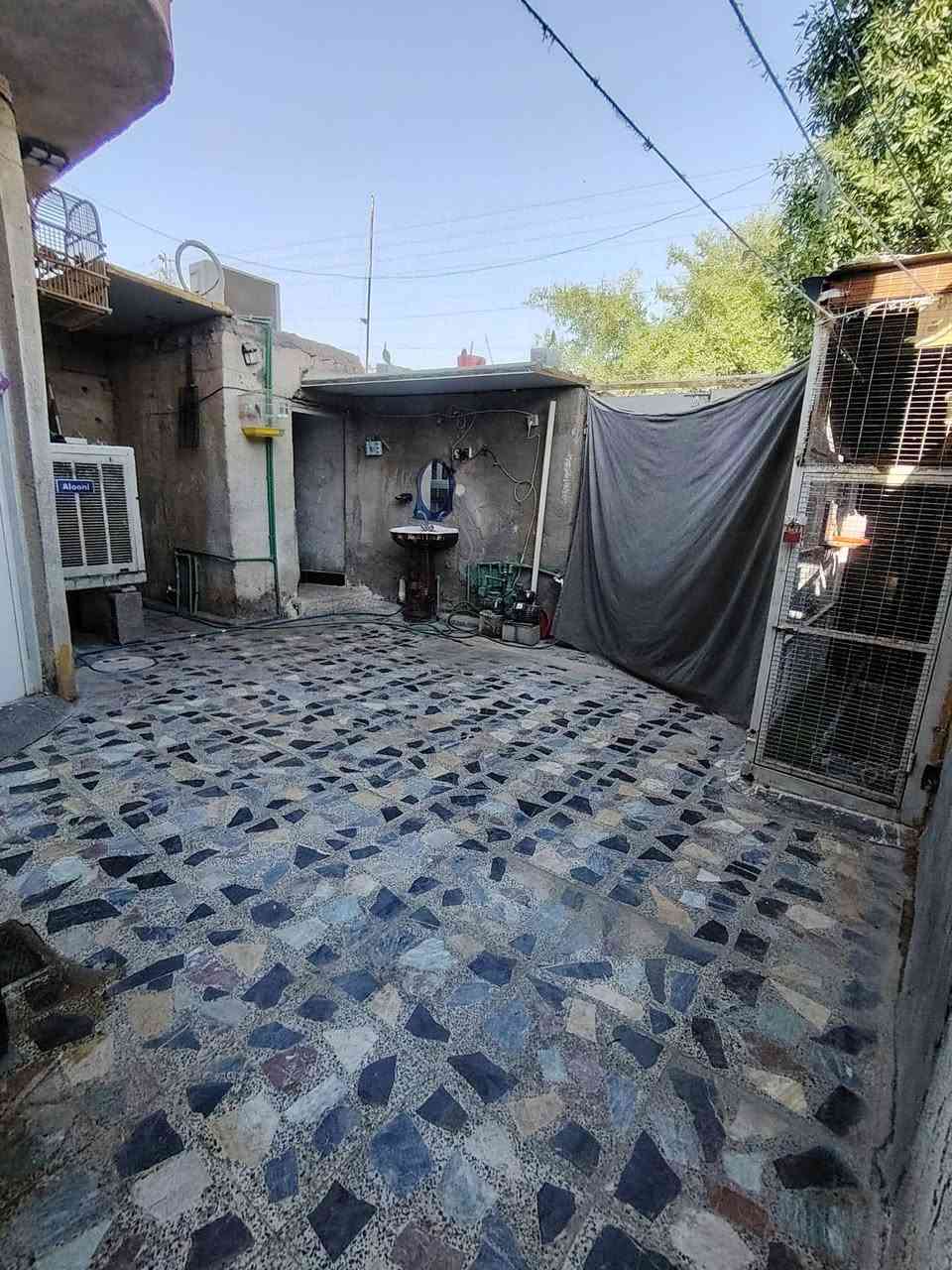 السلام عليكم بيت للبيع في منطقة المعامل بستان سامي قرب حسينيه زينب الكبرى يتكون من استقبال 2 غرف وصالة ومطبخ وصحيات يتوفر خطين مي وخطين كهرباء مع السحب منظومة كامرات مراقبه + بلازمة مساحة البيت 170 متر بيت ركن البيت كامل
للتواصل ع رقم ***********
*********** متوازي ع بيع والشراي أهلا وسهلا
السلام عليكم بيت للبيع في منطقة المعامل بستان سامي قرب حسينيه زينب الكبرى يتكون من استقبال 2 غرف وصالة ومطبخ وصحيات يتوفر خطين مي وخطين كهرباء مع السحب منظومة كامرات مراقبه + بلازمة مساحة البيت 170 متر بيت ركن البيت كامل

