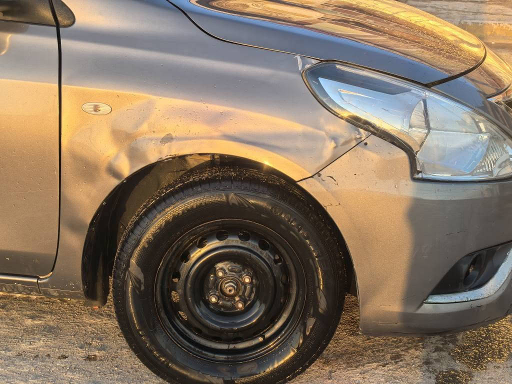 نيسان صني هندي موديل 2016 بليته زركه 
شاشه كامره خلفيه
تخم تاير جديد
تبريد ثلج
صدر كامل جديد
حادث فقط جاملغ واحد موضح بصوره باقي مكفول
هزه بغداد جديد
عنوان بغداد
رقم *********** بغداد, العراق
