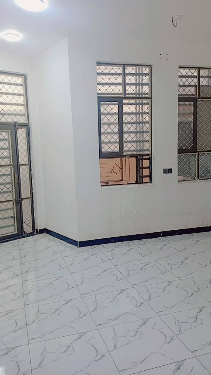 بيت للايجار المساحه 180متر العنوان 📍 بابل شارع 100يحتوي على غرفتين نوم وكلدور وصاله ومطبخ ومجمع صحيات داخليه وخارجيه للاستفسار اكثر الاتصال على الرقم التالي 📞👇 
***********
