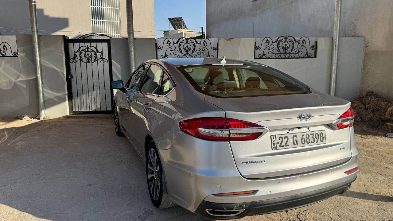 :

* الموديل: 2020
* المسافة: 111,000 كم
* المحرك: 2.0L EcoBoost
* القوة: 250 حصان
* ناقل الحركة: أوتوماتيك
* الدفع: AWD
* الوقود: بنزين
* عدد الكيسات: 4
* اللون: فضي
* مكيف ثنائي المناطق
* مفاتيح ذكية

المميزات:

* مقاعد تدفئة
* فتحة سقف كهربائية
* شاشة لمس
* كاميرا خلفية
* حساسات خلفية فقط
* رادار أمامي
* نظام تحديد المسار
* وسائد هوائية متعددة
* مكابح ABS + EBD
* تحكم بالثبات الإلكتروني ESC
* إضاءة LED
* جنوط ألمنيوم

للتواصل والاستفسار:
📞 ***********

السيارة متوفرة للمعاينة في أي وقت موصل, نينوى
