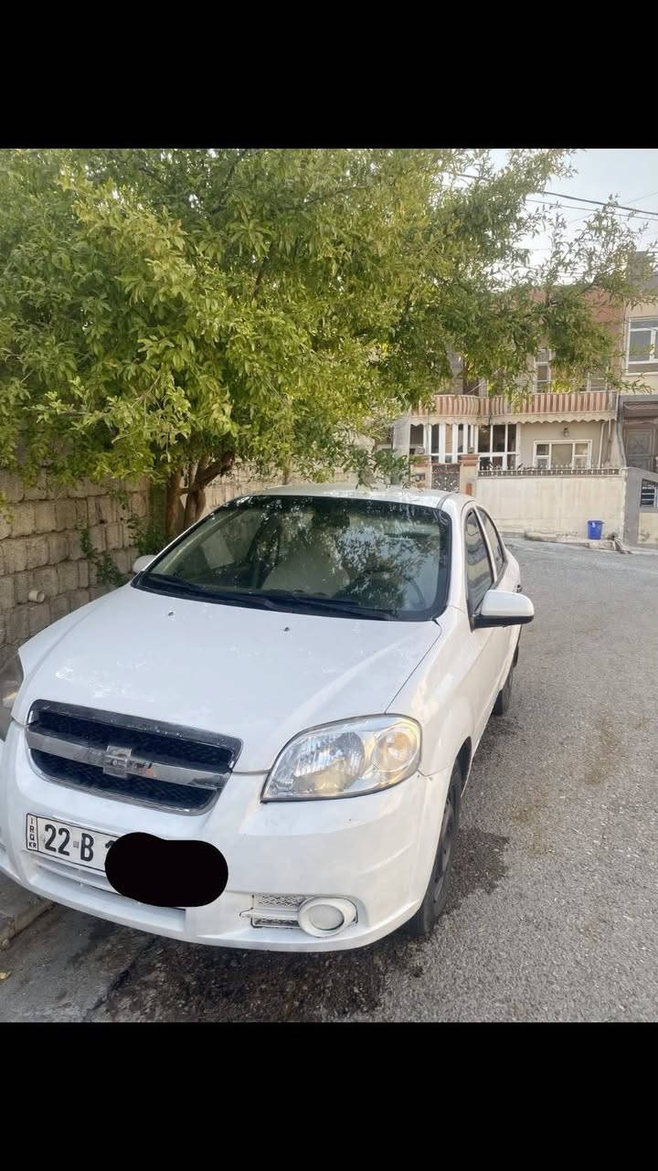سلاو  
ئەڤیو مودێل 2007 گێر عادی   بوفروشتن  تەقەو رەقە  بەشەرت تازە کامل کراوە  سەنەوی بەسەر چوە 280هەزار غرامەی لەسەرە  50وەرەقە مەجال 
تێبینی ئەوە رەقەمی ساحێبیتی***********
