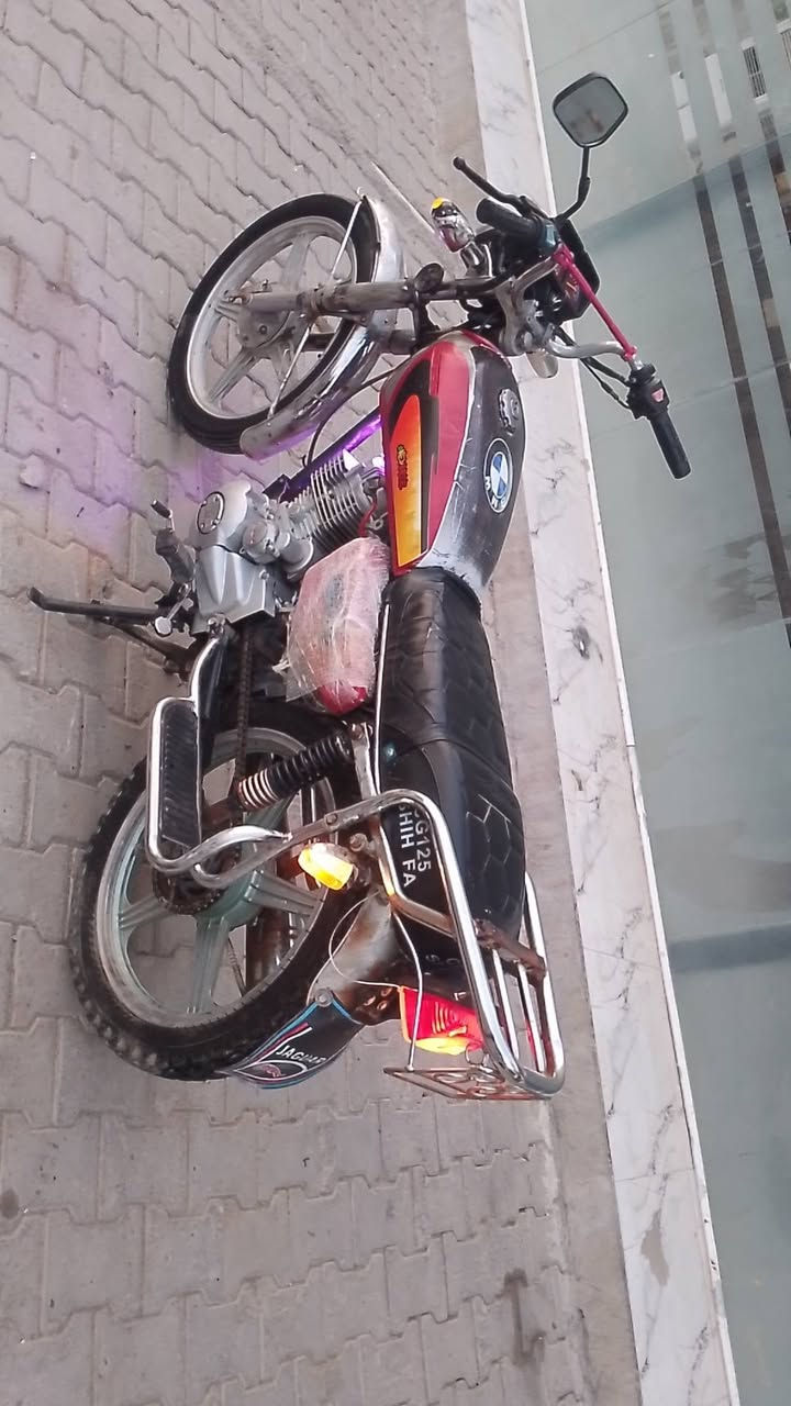 سلام عليكوم عندي هاي درجه جني محرك 200 مكاني كركوك فيلق كهربائية شغال اي عيب مابي سعر 270الي مو شراي لايخبره رجاء وتحياتي عله كروب لاصرف ولا بخار ***********
