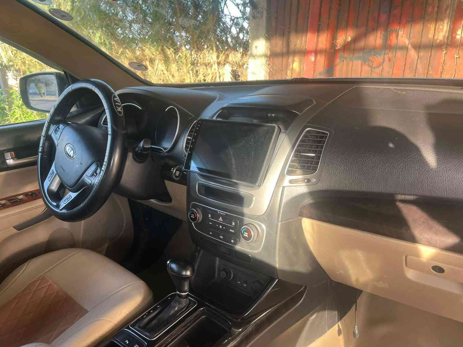 السلام عليكم 👋
سورنتو ٢٠١٣ خليجي 🚗
رقم اربيل سنوية جديدة 🚦
كابون بانزين بيها ⛽
محرك ٤ سلندر 🛑
ماشيه ١١٣ الف كيلو حقيقي 🆕
مواصفات بصمه بصمات ابواب حساسات امامي وخلفي ويل كب 🧿
ثلاث قطع تبريد ❄️
سبع راكب ✋
بدون ضرر بدون صبغ بيها ملاحظتين فقط خفيفه، 🛠️
***********
***********

نص مكتوب في الصور:
- الإثنين
- المنصور