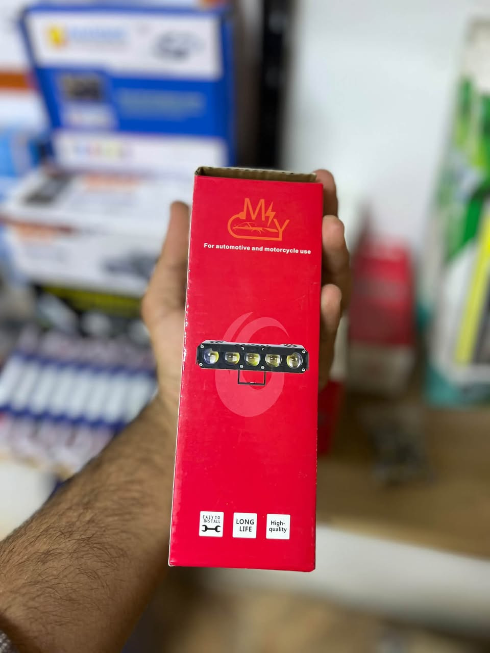 اهالي حي المعلمين اصحاب السيارات والتكاتك والدراجات 🚗
متوفر بلاجكتورات عدستين وثلاث واربع وخمس عدسات باسعار مناسبه 
عنواني حي المعلمين قرب السويفي للزجاج والالمنيوم ***********
