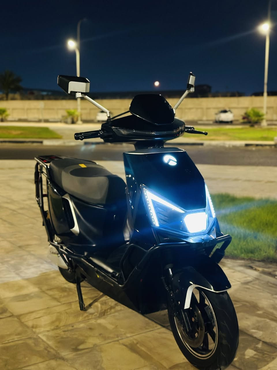 دراجة شحن CAROW في البصرة 2026 للبيع نضيفة جداً

دراجة شحن CAROW 
دراجة شحن من شركة كارو دراجة كهربائية 
6 بطاريات مسطرة كرافين كبار
اللون مميز
من ماركة HVS 318
نضام 3 سرع  والسرعة الرابعة سبورت 
السرعة القصوى 120
دراجة بعدهي جديده 
تمشي بالشحنة الواحده 50 كيلو بالشاشة حسب الوزن او اكثر
نضام ال P 
نضام حساسات جانبية وخلفية 
مانع للسرقة  
گلوبات عالي ناصي قوي
أشاير يمنى ويسرى 
دبل اشارة 
الكهربائيات كلهن شغالة 
الشاحنة الاصلية
هورن عالي
مرايات
صندوق كبير داخلي 
الملف2500 حقيقي 
🔴السعر :  850 الف وبيهة مجال 
العنوان : البصرة : الامن الداخلي
الرقم : ***********
