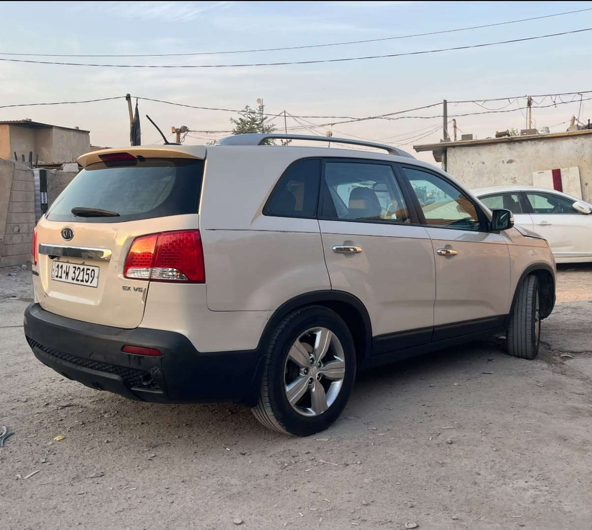 السلام عليكم

كيا سورنتو 2012 وراد أمريكي فئة SX فول مواصفات  مكينة V6  دوش 3500 

بيها قطع صبغ ابيع حزام بدون دواخل 
(السياره جاهزه بدون نقص )

موصفات 

1_حساسات خلفية 

2_مري شفط + قلابة 

3_بصمة ابواب  تشغيل بصمه 

4_فتحت سقف بنراما

5_تحكمات ستيرن 

6_شاشة لمس 

7_كشنات كهرباء 

8_كشنات جلد 

9_ سبعة راكب 

10_ ثلاث قطع تبريد... 

11/رقم بغداد دولي 

السعر 130 او بيها مجال 

للتواصل 

الرقم ***********
