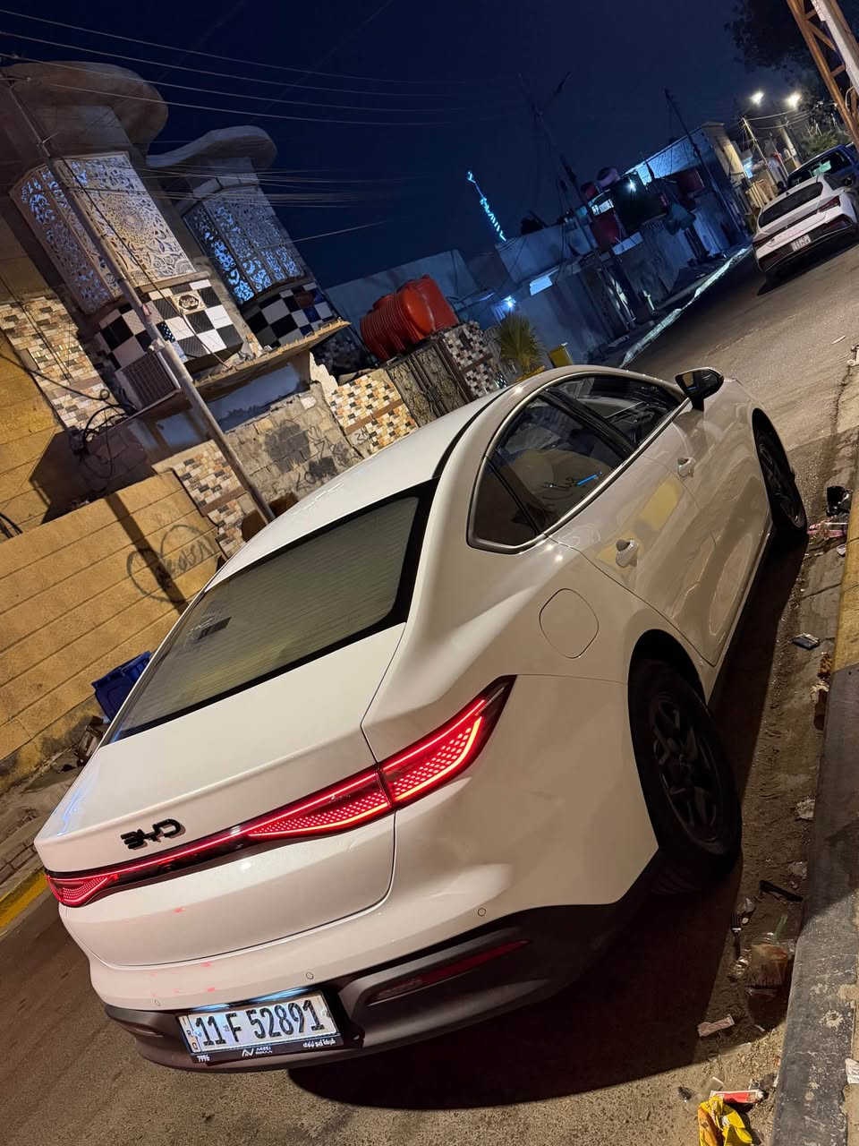 للبيع BYD SEAL 5 مديل 2025
مرقم بغداد بأسمي تحويل ثاني يوم
بعدها زيرو ماشية 6 الف الكلي بانزين وكهرباء 
‏‎مواصفاتها معروفة
‏‎محرك  1500 هجين ثلاث انظمه
‏‎شحن ذاتي + هايبرد + شحن خارجي
‏‎يمشي بالتفويله 2000 كيلو مع الشحن المنزلي 2100
شاشه وسطيه+ كامره خلفيه دواره
حساسات خلفيه
كارت‎ / ‎بصمه  
هاند بريك بصمه اوتو هولد
كيجات شاشه
لايت لِد لايت اوتو + لِد صباحي
تبريد قطعتين
داخل ابيض  
اناره محيطيه ١٨ قطعه بيها 
السياره كفاله بعدها زيرو
اللون( ابيض )  
مكان السيارة البصرة القبله
السعر 135$ وبيها شي قليل
للتواصل
*********** البصرة, العراق
