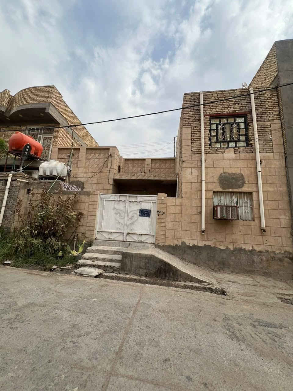 بيت تجاري • ١٥٧م • واجهة ١٢م