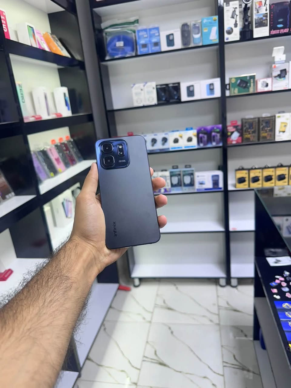 انفنكس هوت 50i • ٢٥٦ • ملحقات كاملة