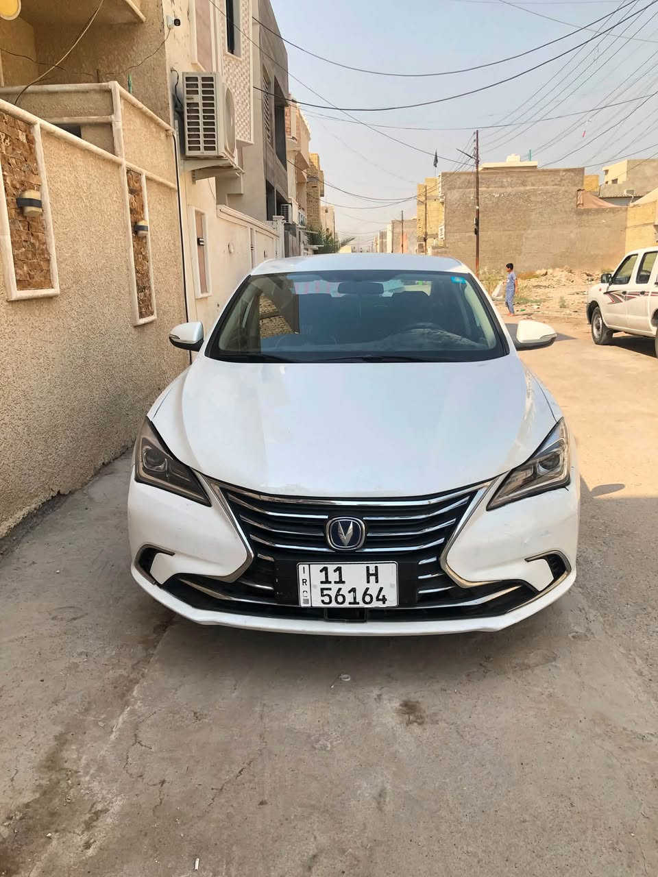 سلام عليكم ورحمة وبركاته 
( للبيع فقط ) شانجان ايدو 2020 
السياره بعدها وضع الشركه نظيف وجاهزه 
استخدام شخصي مال بيت اي نقص مابيها 
مواصفات السياره 
بصمه 
تحكمات استيرن 
هولد بريك بصمه 
شاشه كبيره لمس 
اشاير بلمري 
بصمه أبواب 
مكان السياره بغداد السعر ( 80 ) 
الخاص مغلق الاتصال ع هاذ الرقم ***********
