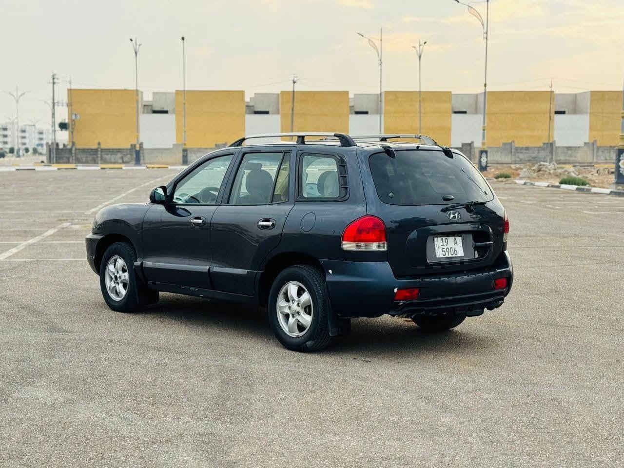 سنتافي مديل 2005 سعر 78 قابل للتفاوض الأستفسار اتصل *********** وراد أمريكي حادثها جاملغ فقط بدون دواخل والباقي كفاله عامه بيها مكانات صبغ اثر جراد مواصفات شاشه كبيره تحكم ستيرن كشنات جلد برده خلفيه كشنات كهربائي مكينه 6️⃣ سلندر كير مكفولات مكينه شك الكاع شرط ١٦٠ مترهي تبريد فول  حداديه جديده تخم تاير رقم كربلاء مشروع وطني بسمي مداور مباشر مكانه طويريج 
وترهم مراوس وانطي فرق به احدث منه
