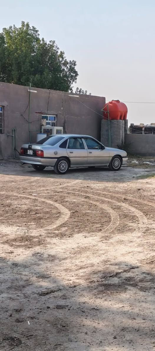 سلام عليكم  سيارة اوبل فكتره البيع موديل 95سيارة صبغ حزام جماليه تفاصيل على رقم 
***********
