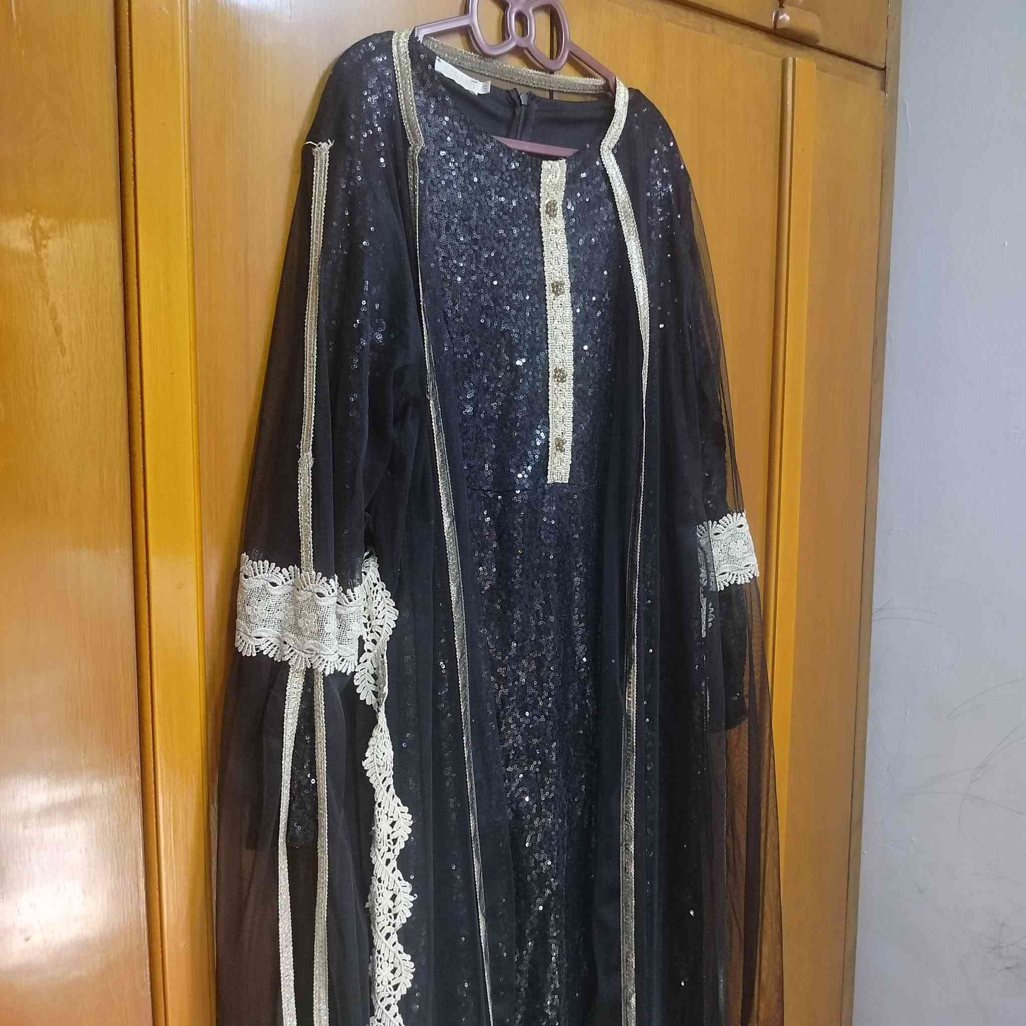 قفطان • مقاس ٤٦ • وبي مجال