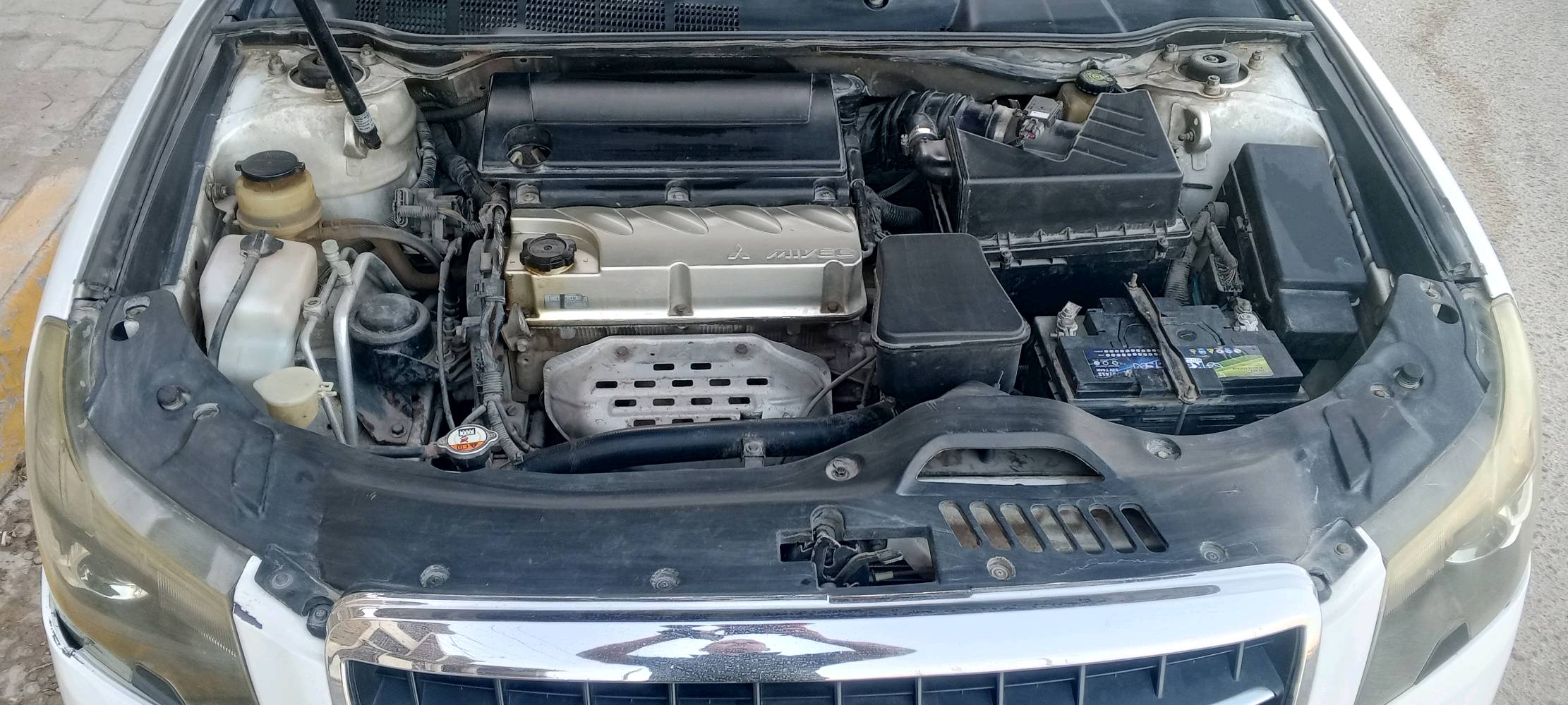 السلام عليكم
جيلي امكراند موديل 13 محرك كير مسيوبوشي بلادي 2400 سنويه 29تبريد شغال بأسمي تحويل ثاني يوم السعر 73وبية مجال بسيط مكان السيارة كربلاء 
هاتف 
*********** بي واتساب