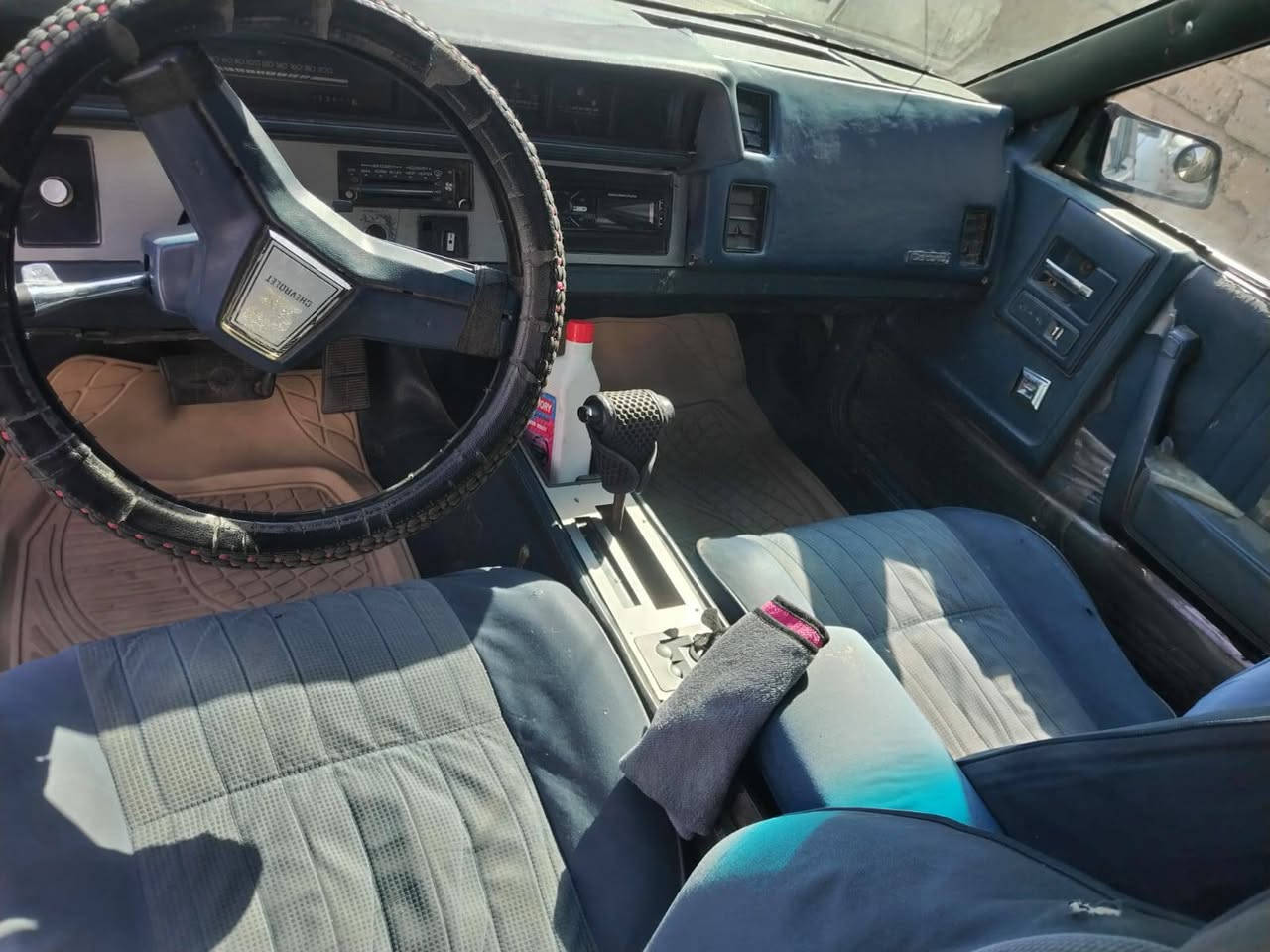 شوفرليت سلبرتي اتصل***********
سياره نضيفه
تايت طخم جديد
باتري جديد
وايرمنيه كلها شغاله
كير توماتيك
مكينه اثر صرف
غرفتها نضيفه
سعر 30 بيه مجال
