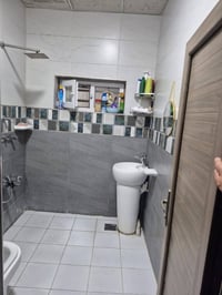 مشتمل للبيع مساحه ١٠٠م بناء حديث حي الجهاد الامانه الاتصال على الهاتف ...