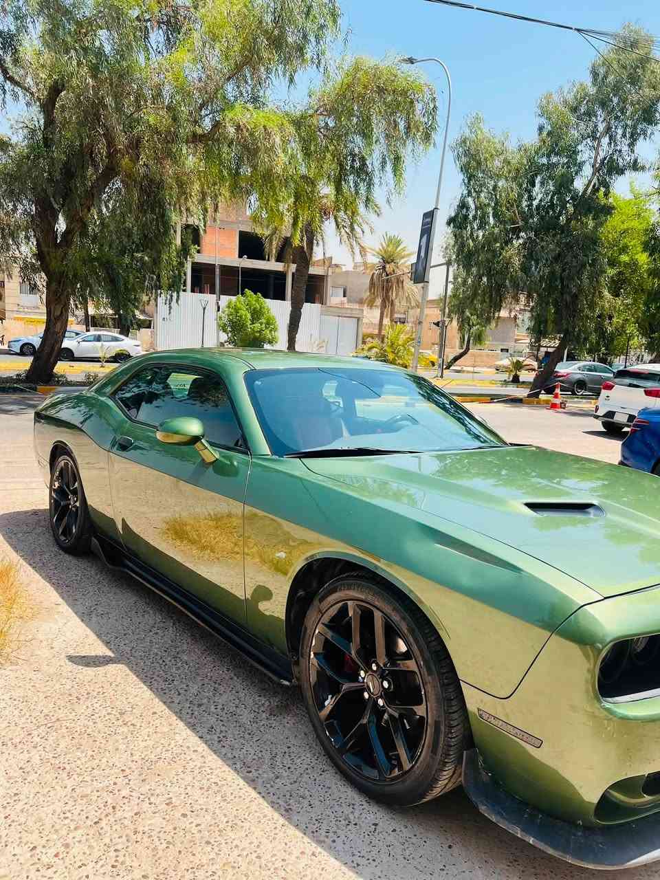 🚗 دوج جالنجر 2019 - للبيع أو للمراوس بأقل قيمة! 🔥
📌 المواصفات والتفاصيل:
 النوع: دوج جالنجر (Dodge Challenger)
 الموديل: 2019 ماشيه 67 ميل 
 اللون: زيتوني مميز 🟢✨
 الرقم: أربيل 📜
 المكان: بابل 📍 (ومتواجد بغداد حسب العمل 🚘)
⚙️ حالة السيارة والفحص:
 ⚙️ الكير والمحرك والمكينة: مكفولات كفالة تامة!
 💥 الحادث (أمريكا): جاملغ السايق وشوية من البنيد.
 🔨 بال (العراق): بارد فقط بالجاملغ وموجود على حطيته واضح بالصور.
 📄 السونار: موجود ومرفق بالصور، والفحص وين ما تحب!
 السعر: 168 ورقة وبيه مجال بسيط للشراي 🤝
 المراوس: يرهم مراوس بسيارة أقل منها قيمة (أدور فرق حسب القناعة) 🔄
📞 للتواصل والاستفسار:
📲 واتساب / اتصال: ***********
