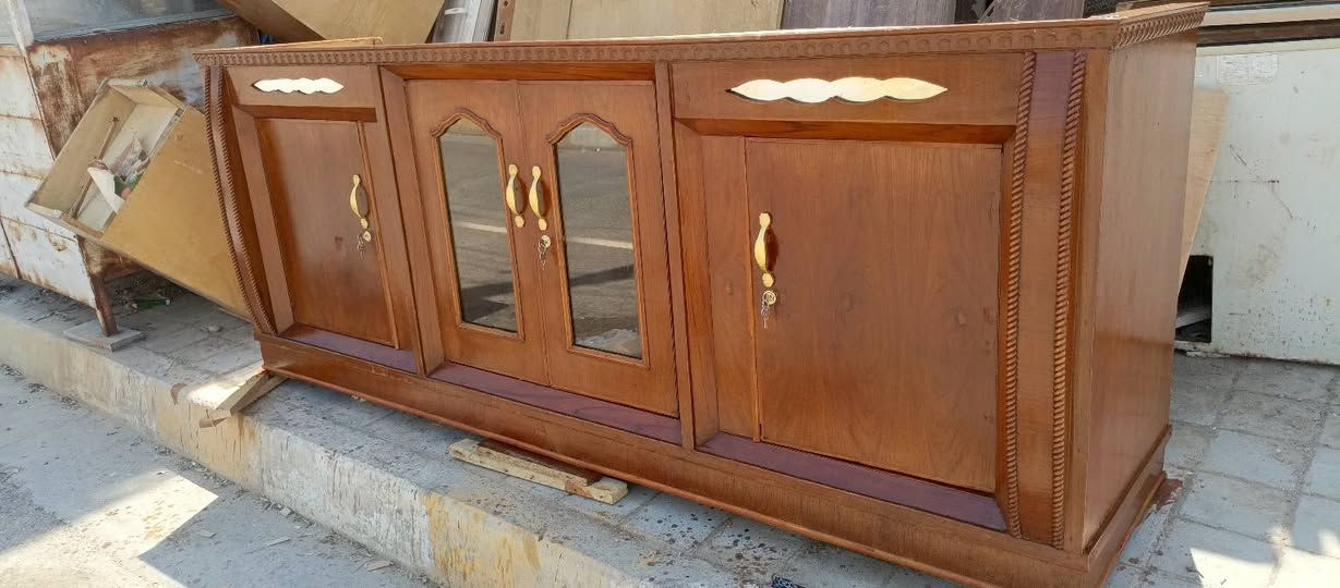 بوفيه حطاطه مترتين او نص السعر 160 للاستفسار على الصفحه او الاتصال *********** مكان الخمسه كيلو

