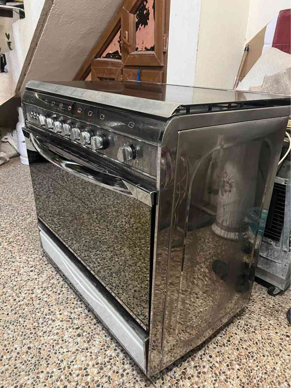 طەباخ ٥ چاو میصرى شتی زۆر باش و تازە گڕی جوانە بێ عەیبە داوای ٢٥٠ هەزاری لي ئەکەین شوێنمان سلێمانی
*********** السليمانية, العراق
