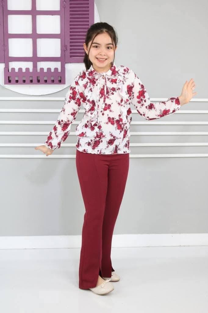 سعار مناسبة نص سعر

نص مكتوب في الصور:
- LOVE kids wear code:9017 4/12 yas
- LOVE kids wear code:1319 4/12 yas