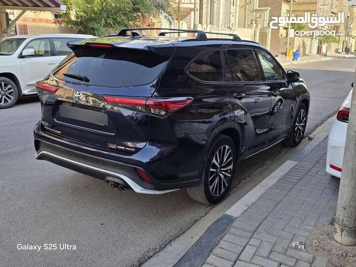 تويوتا هايلاندر VIP  XSE-AWD  موديل 2021  ترهم مراوس تاهو او يوكن او جيب 
محرك 6 سلندر بانزين 3500
كشنات تدفئة 
ستيرن تدفئة اوتو 
رادار تصادم ومسار 
تحديد سرعة مع الرادار قيادة 
نقاط عمياء بالمرايا 
فتحة سقف 
تحكم جهتين ستيرن 
صندوق كهرباء 
ليد اوتو  معروف ب xse 
التحكم بالأوضاع جنل ثلاثه طكات( طبيعي للطرق  ،رمال وحصى، ثلج )
انضمة قيادة ايكو ونورمال وسبورت
اوتو هولد 
سايد بريك بصمة 
تخم تاير بلادي جديد 
شحن وايرلس 
دبل كزوز رياضي يجي ب xse

حادثه جاملغ وصار بيه حادث بل عراق نص الجاملغ الخلفي وتبدل الباب ونصبغ 

السياره مغلفه ppf

مكان السياره البصره 

الاستفسار ***********
سعره 280 وبيه مجال
