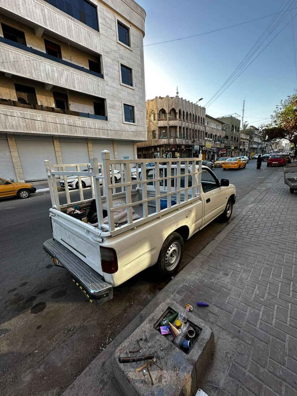 السلام وعليكم 
بيكم فلاحي شركه. 2001
السياره جاهزه كير. محرك 
مصبوغه. حزام جماليه فقط 
تبريد جديد. +بور استيرن + تخم تأيرات جديد. 
السياره بلاديه وجاهزه 
رقم. مميز 
معفي من الضربه. سنويه جديده 
بغداد. /الاعضميه 
السعر 80 وبيها مجال 
***********
