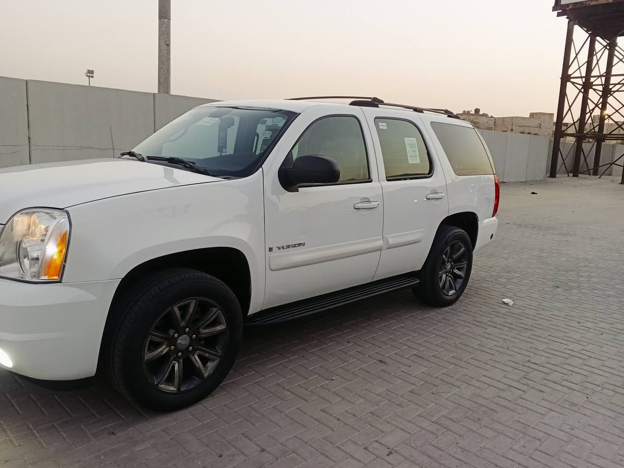 السلام عليكم جمسي للبيع سياره ادوات ادوات ادوات سياره جاهزه للخير كفاله عامه كفاله من ضربه وكصه وسرقه من خليجيه سياره 2008 عشاير  من صبغ تخم تاير حداديه تبريد كهربايت  منضومه زنون مابيها اي نقص مكان بصره رقم الهاتف ***********
