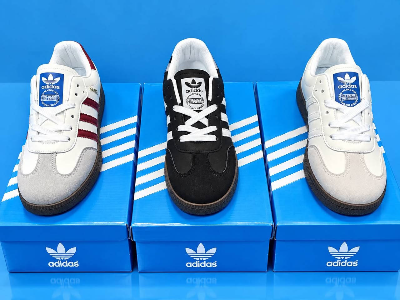 "الأناقة التاريخية تلتقي بالحضور العصري. تميز بمجموعة Adidas Samba(أديداس سامبا  ) التي تجمع بين أصالة التصميم وراحة لا تُضاهى. متوفرة بثلاثة خيارات لونية تخطف الأنظار لتناسب جميع إطلالاتك.
​لا تبحث عن المألوف، ارتدِ الأسطورة الآن!

يوجد توصيل لجميع المحافظات العراق 

📩 للطلب: أرسل رسالة للخاص الآن!
​📞 للطلب والاتصال أو التواصل عبر الواتساب:
***********
***********
​📍 العنوان:
بغداد - التاجي
