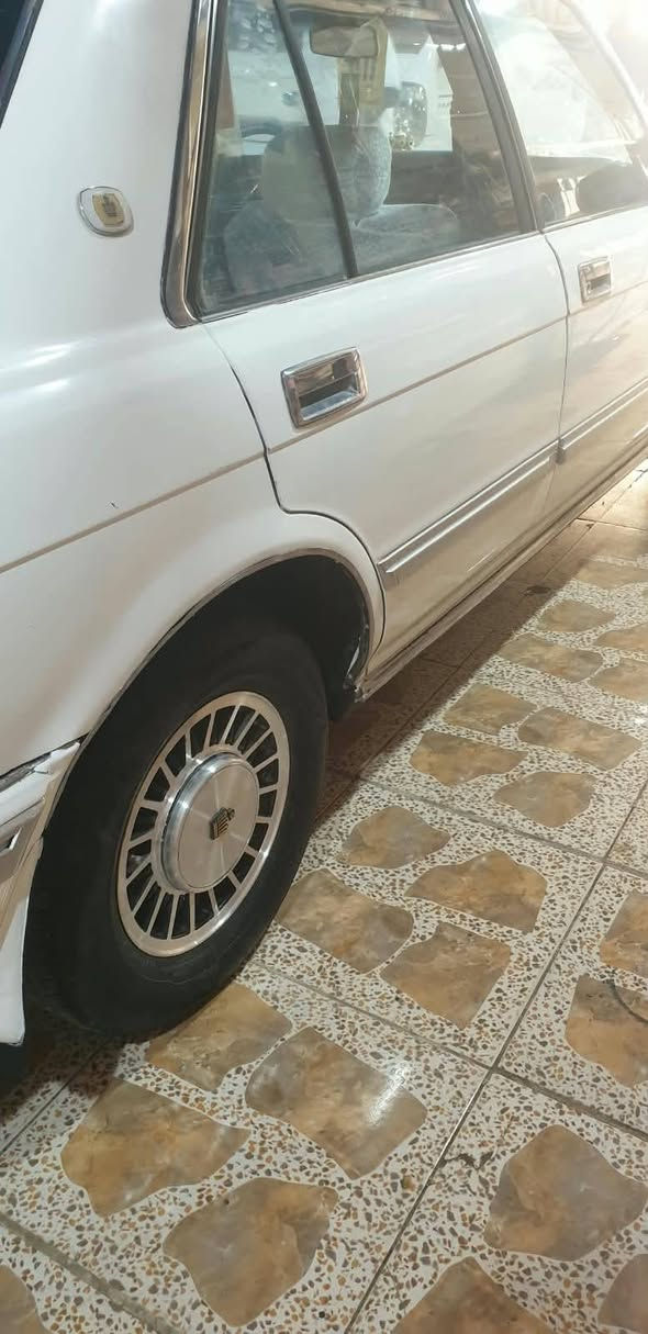 سلام عليكم سيدان للبيع موديل ٩٠ مكينه وكير حداديه تخم تاير مكينه ثنين ونص تبريد شغال رقم بغداد نكليزي بأسمي السعر ٦٧ وبيها مجال قليل مكان السياره ناصريه مركز الاتصال على الرقم ***********
