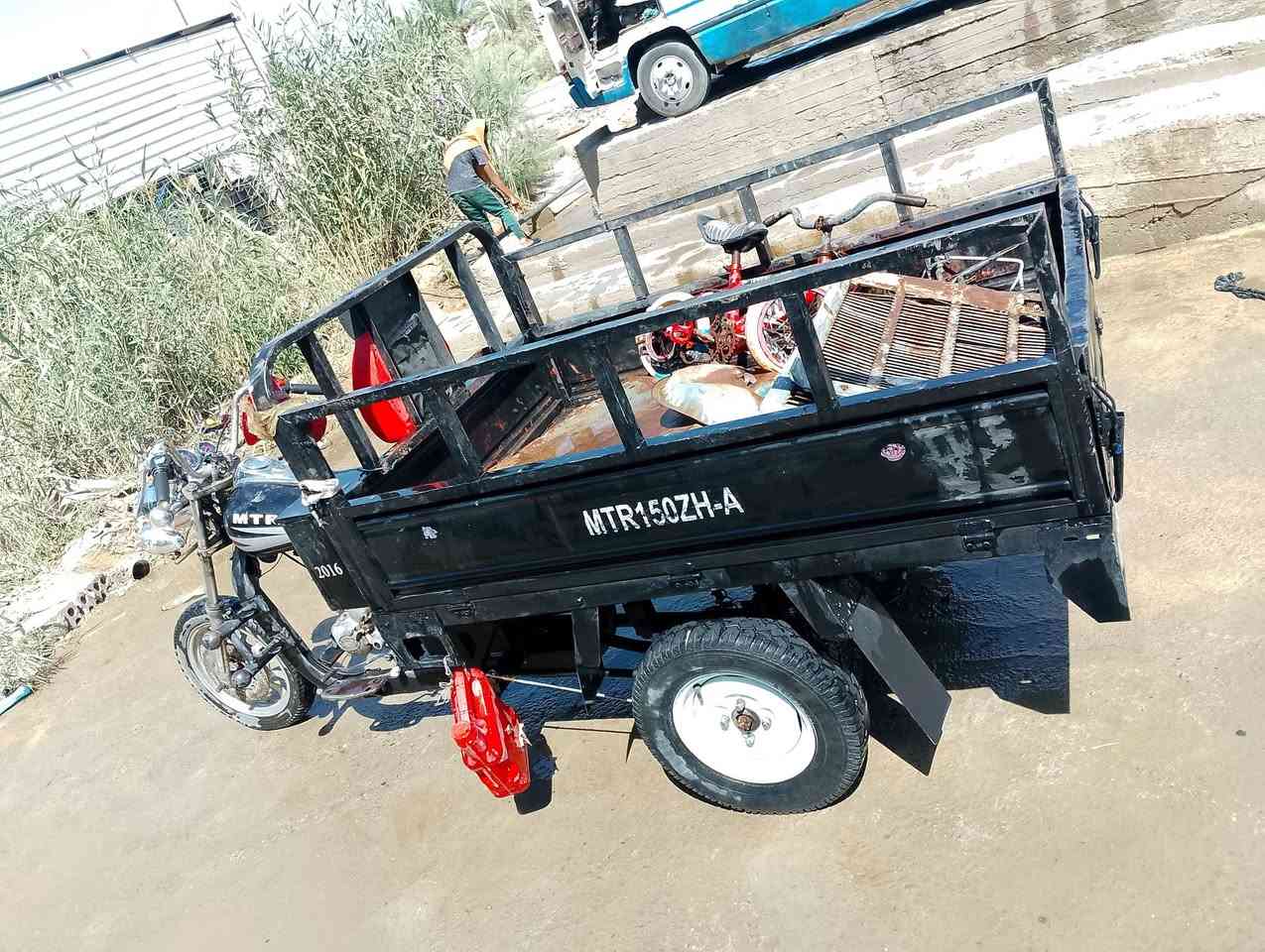 عمي السلام عليكم ستوته للبيع حلوه ونظيفه ومقفوله كلك مكاني قاسم ب 850 شرابي خر ويدلل ***********
