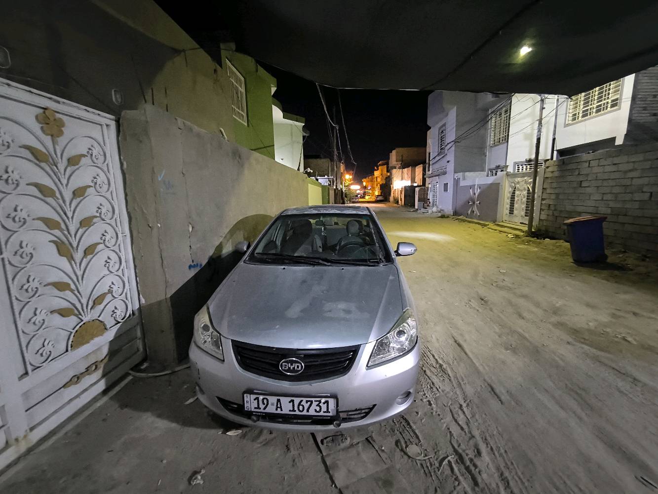 السلام عليكم byd 2013g3 
السياره حلوه وترايك وين ما يعجبك كير عادي مكينه 1600 كورلا نحله كير ومحرك مكفولات تبريد شغال السياره مصبوغه حزام ابيعك عام فول مواصفات اشاير بل مري فتحه السياره بيها ضربه بل جاملغ خلف السايق رقمي اتصل وتدلل ***********