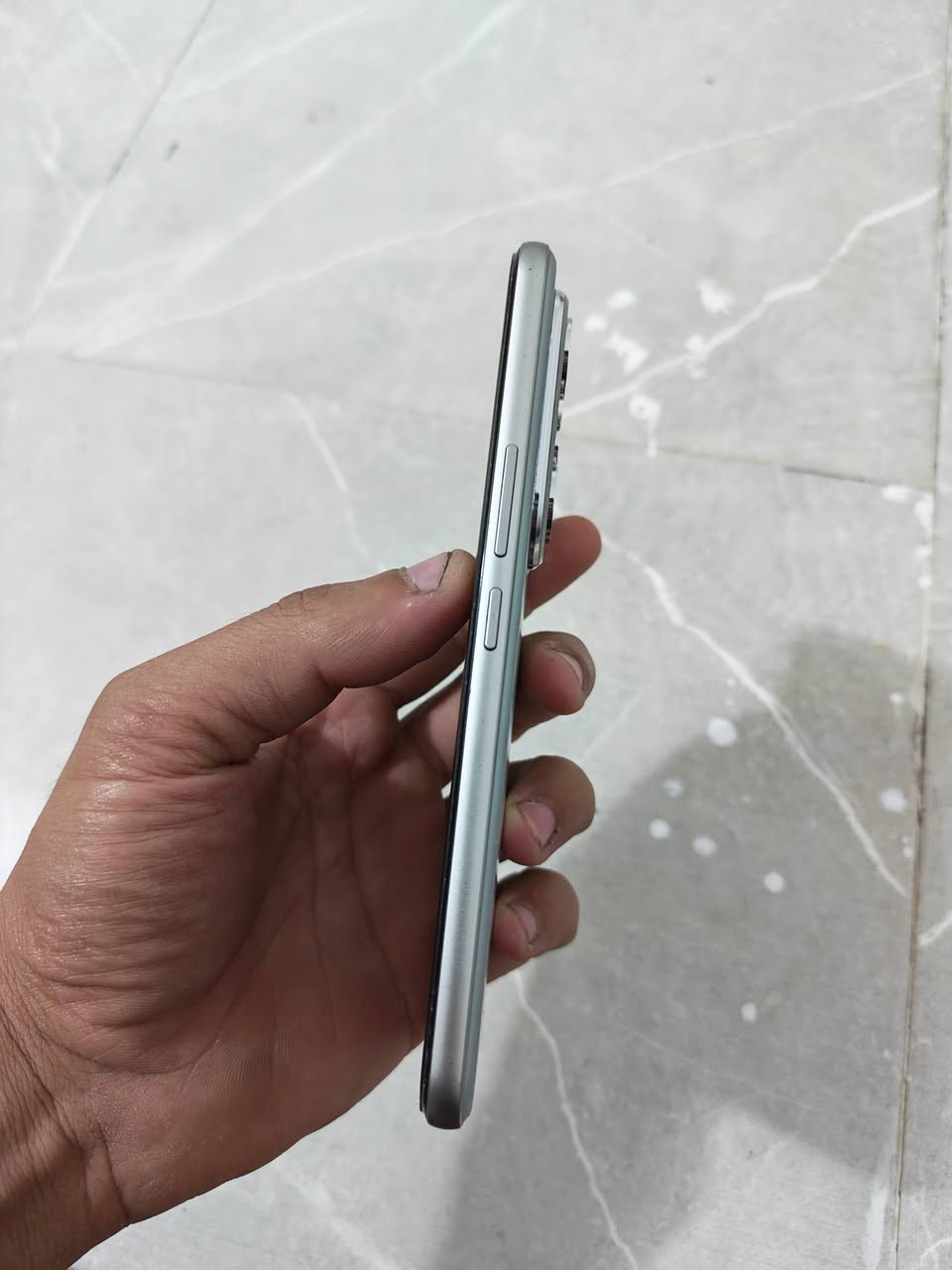 سلام عليكم جهاز هونر 400برو  مستعمل بدون ملحقات ذاكره 512 والرام 24 يشغل 120 فريم وبطاريه 6000 معالج 8جين 3اقوة معالج نفس اس 24  مكاني غماس نجف عادي *********** سعر 550 بي مجال قليل

