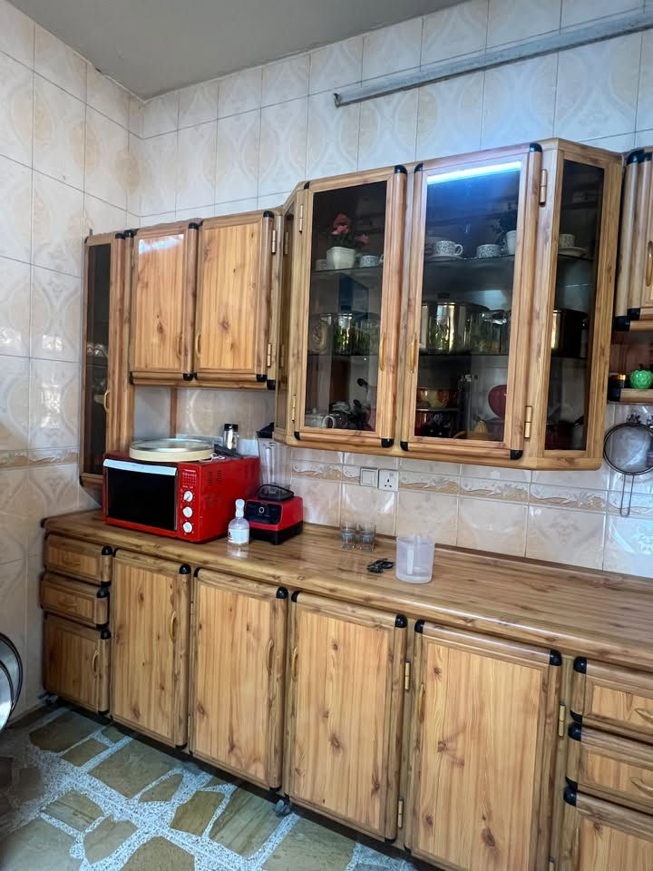 كاونتر للبيع مستعمل بس نضيف القياس 3.5 أرضي 3.5ملحق مع اضافه زاويه الاستفسار ع هذا الرقم ***********
