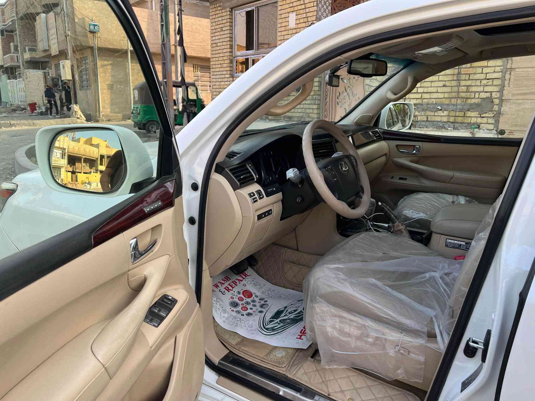 لكزس LX570 • ٢٠١١ • رقم بغداد