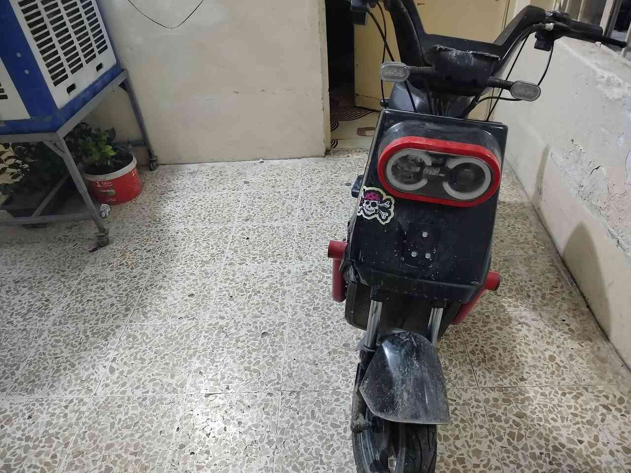 ماطور من شركة الوطنية
الهيكل مثل ما موجود بالصورة 
بطارية حالتها جيدة 
السعر ٢٥٠
للاستفسار ***********

