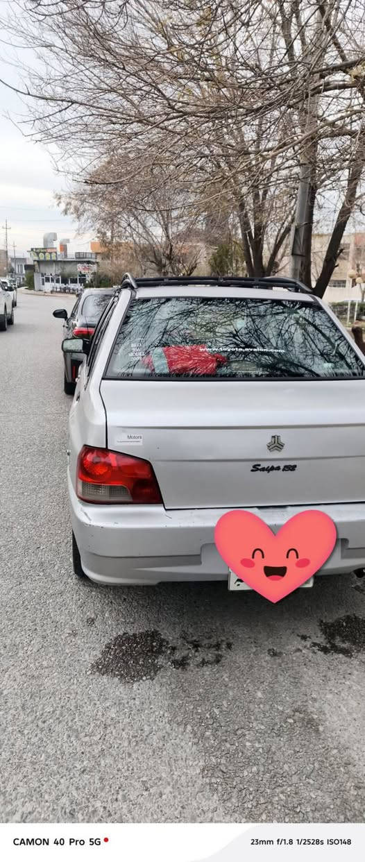بئ بؤياخ  ، ٢٠١٠
گير، مه كينه، ته بريد، 
كلاج و عه ينةى تازه گوراوه،
 پاترى تازه، 
شاشه ئايپات و  سيستمى موكةبةره، 
رةقه م سليمانى،  
نرخ 33 
***********

نص مكتوب في الصور:
- CAMON 40 Pro 5G 14mm f/2.2 1/472s ISO50
- CAMON 40 Pro 5G 23mm f/1.8 1/2528s ISO148