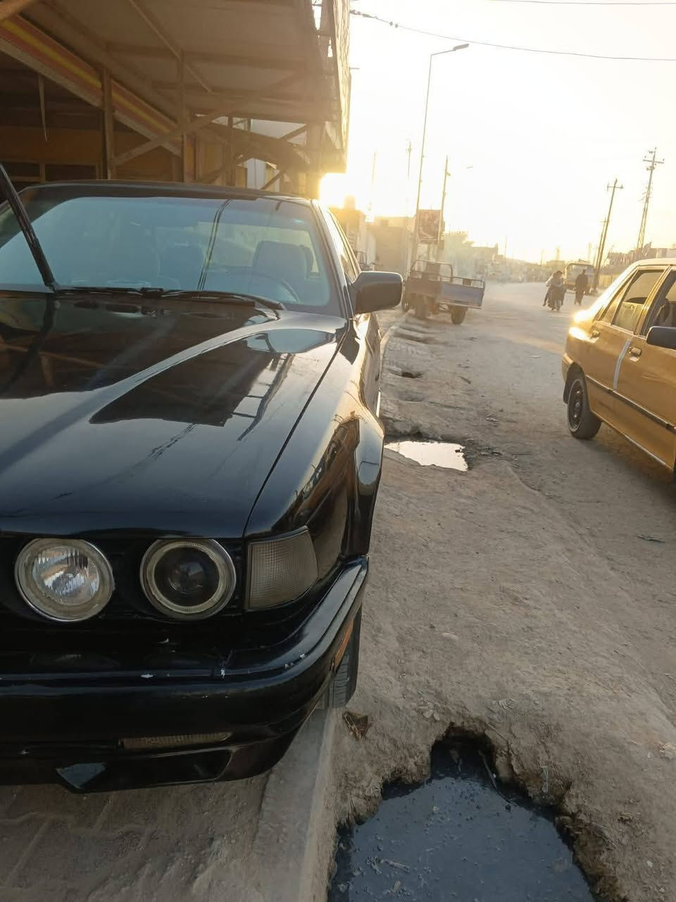 السلام عليكمBMW 1993
اصل 730 كفاله من الضربه والتبديل  والخياس

رقم دهوك بأسمي  تريد تحويل او وكاله ثاني يوم هزه جديده صارله سبوعين 

محرك V8 اصل شرط لا بخار ولا تنقيص جديد

كير  شرط جديد تبريد ثلج حداديه جديده تخم تاير جديد

منضومه زنون عالي 

كهربائيات كلها شغاله ع وضع الشركه شرط ولا كلوب طافي

ما تصرف عليه ولا الف

داخل السياره  نضيف

مصبوغه جماليه فقط

السعر 48  وبيها مجال 

عنوان الديوانيه ***********
